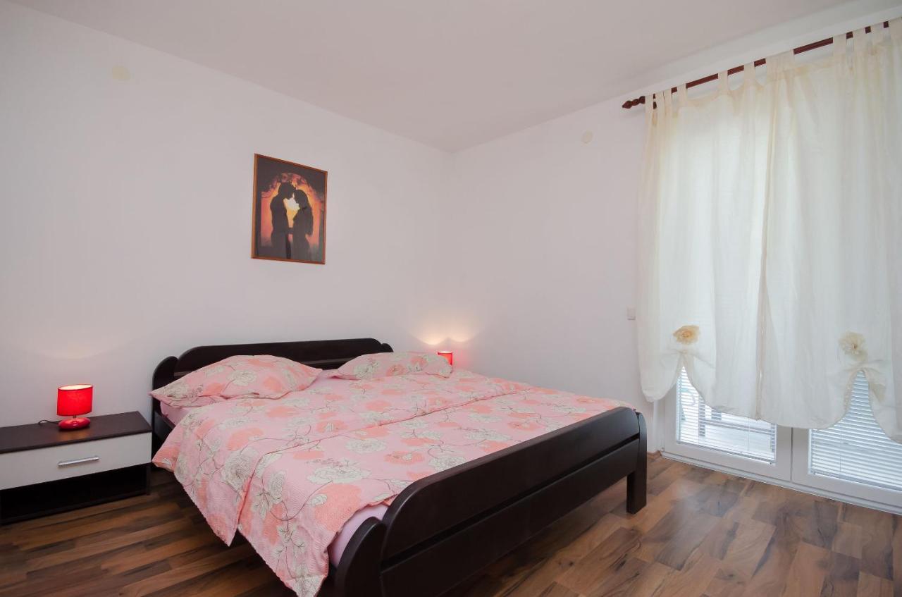 Apartments Toni Banjol Εξωτερικό φωτογραφία