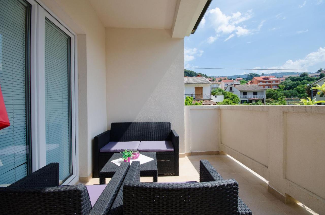 Apartments Toni Banjol Εξωτερικό φωτογραφία