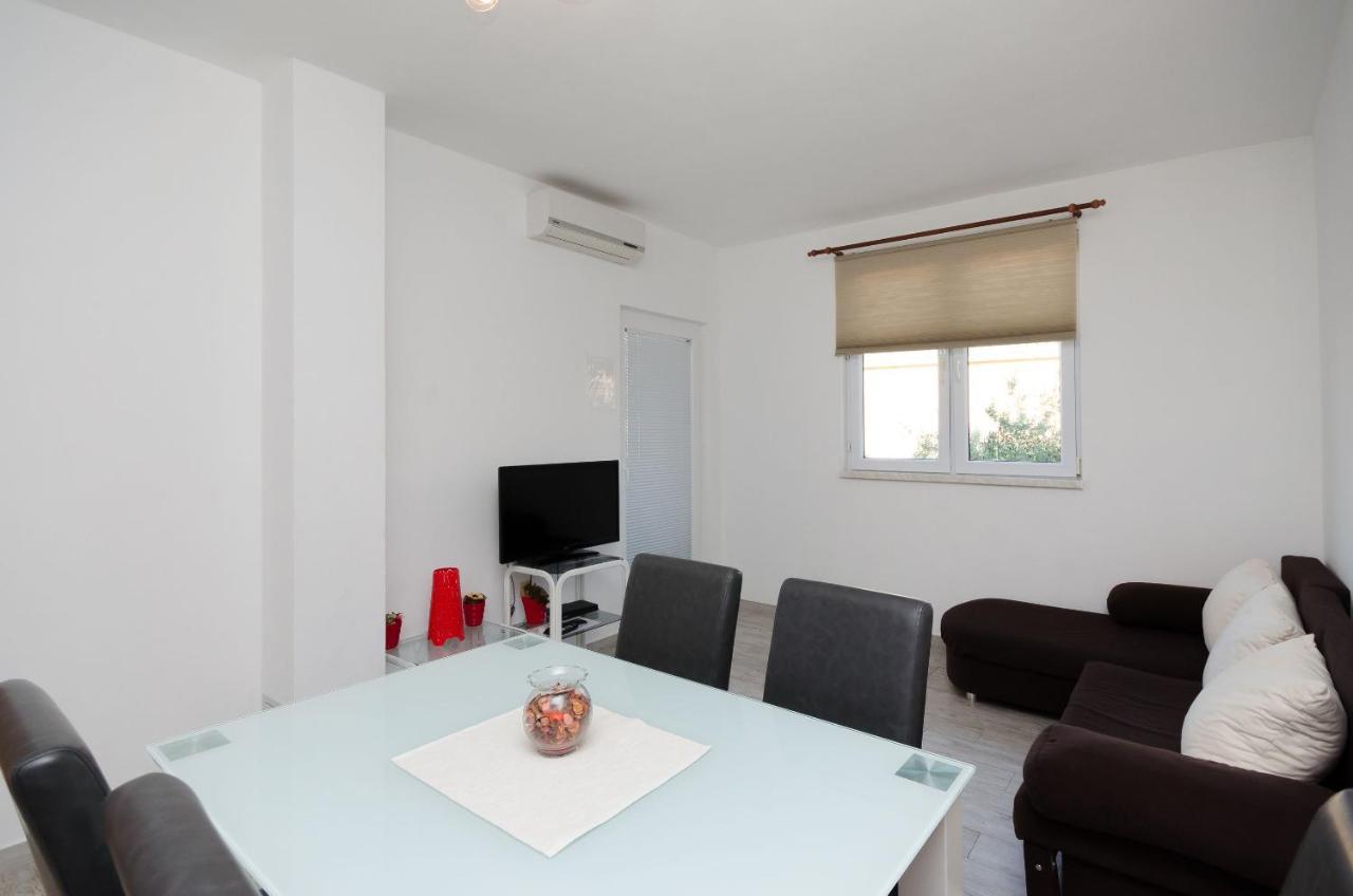 Apartments Toni Banjol Εξωτερικό φωτογραφία
