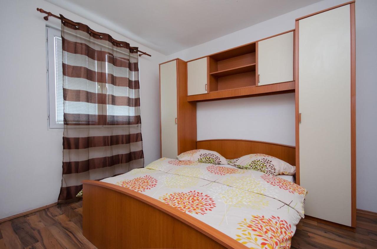 Apartments Toni Banjol Εξωτερικό φωτογραφία