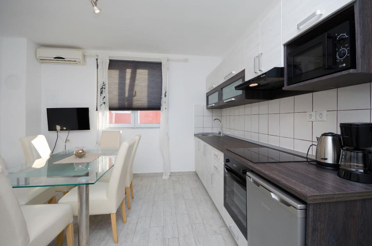 Apartments Toni Banjol Εξωτερικό φωτογραφία