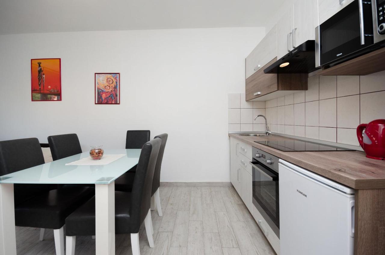 Apartments Toni Banjol Εξωτερικό φωτογραφία