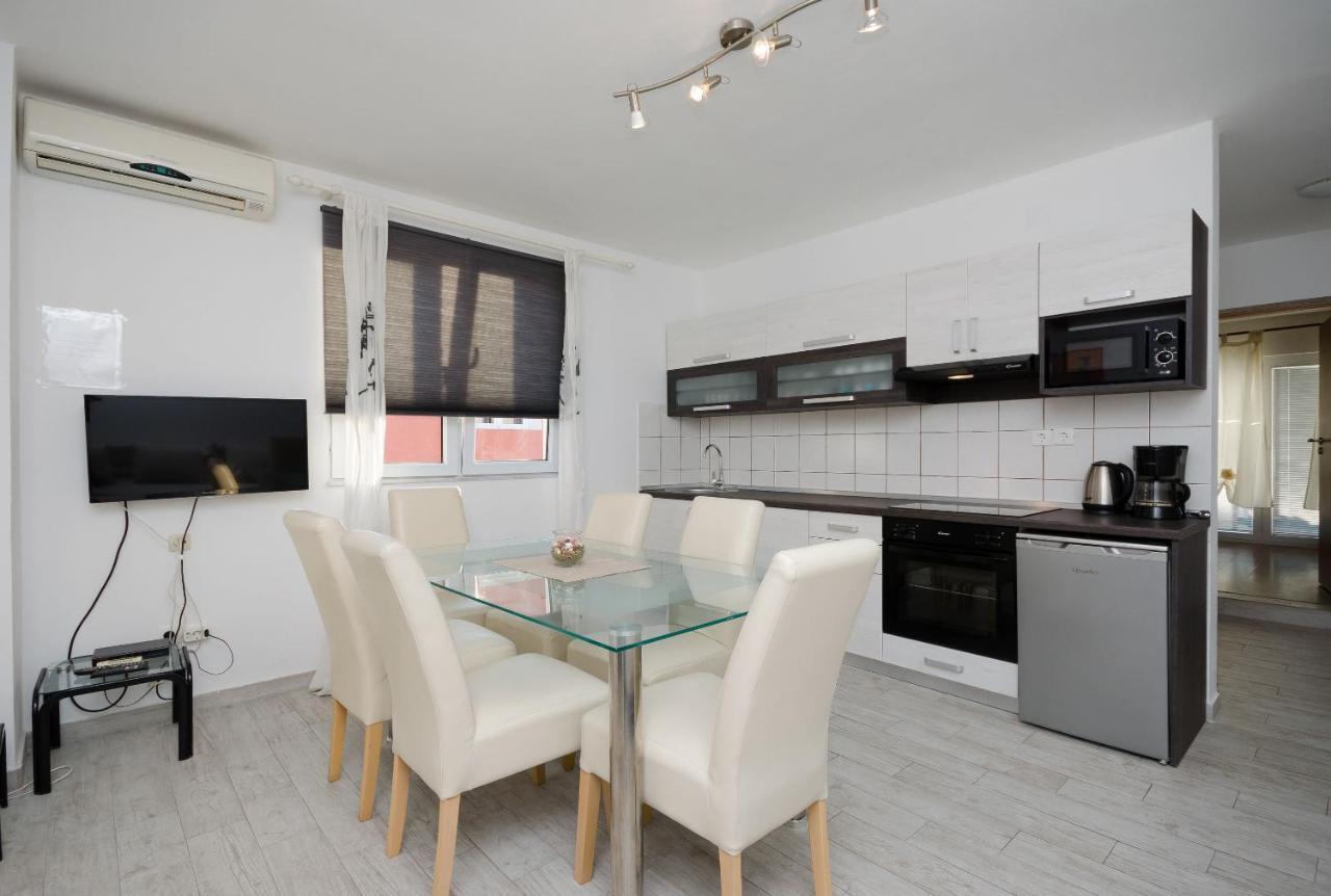Apartments Toni Banjol Εξωτερικό φωτογραφία